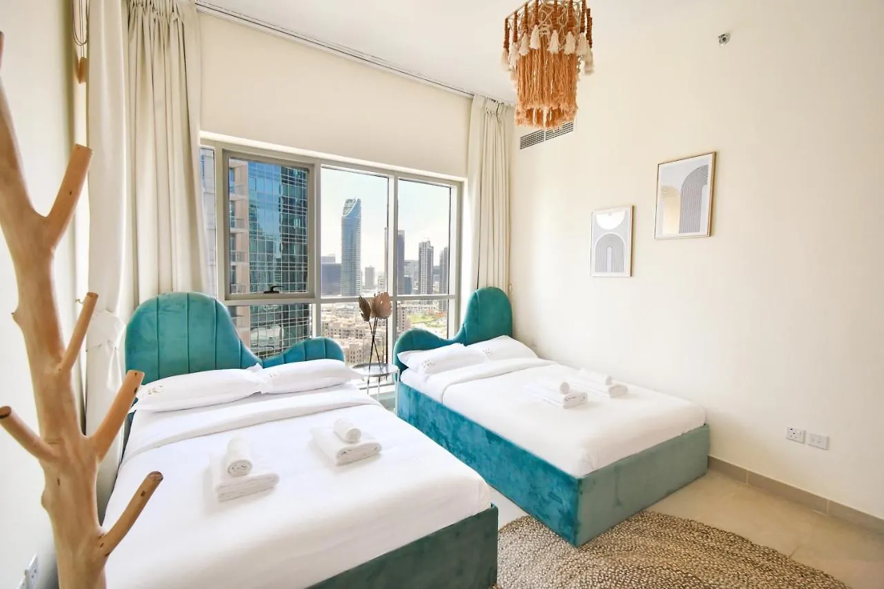 Downtown-High Floor Mesmerizing Fountain View 2Br Chic Apt Dubai